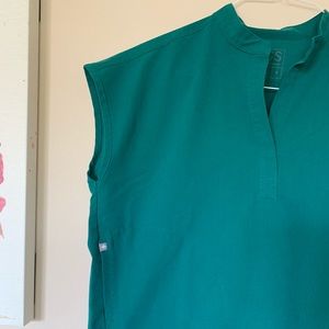 Figs rafaela scrub top (nurses)